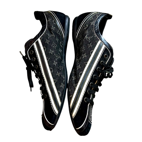 Louis Vuitton Shoes - Louis Vuitton vintage monogram sneaker - size 40 (= 10 US)